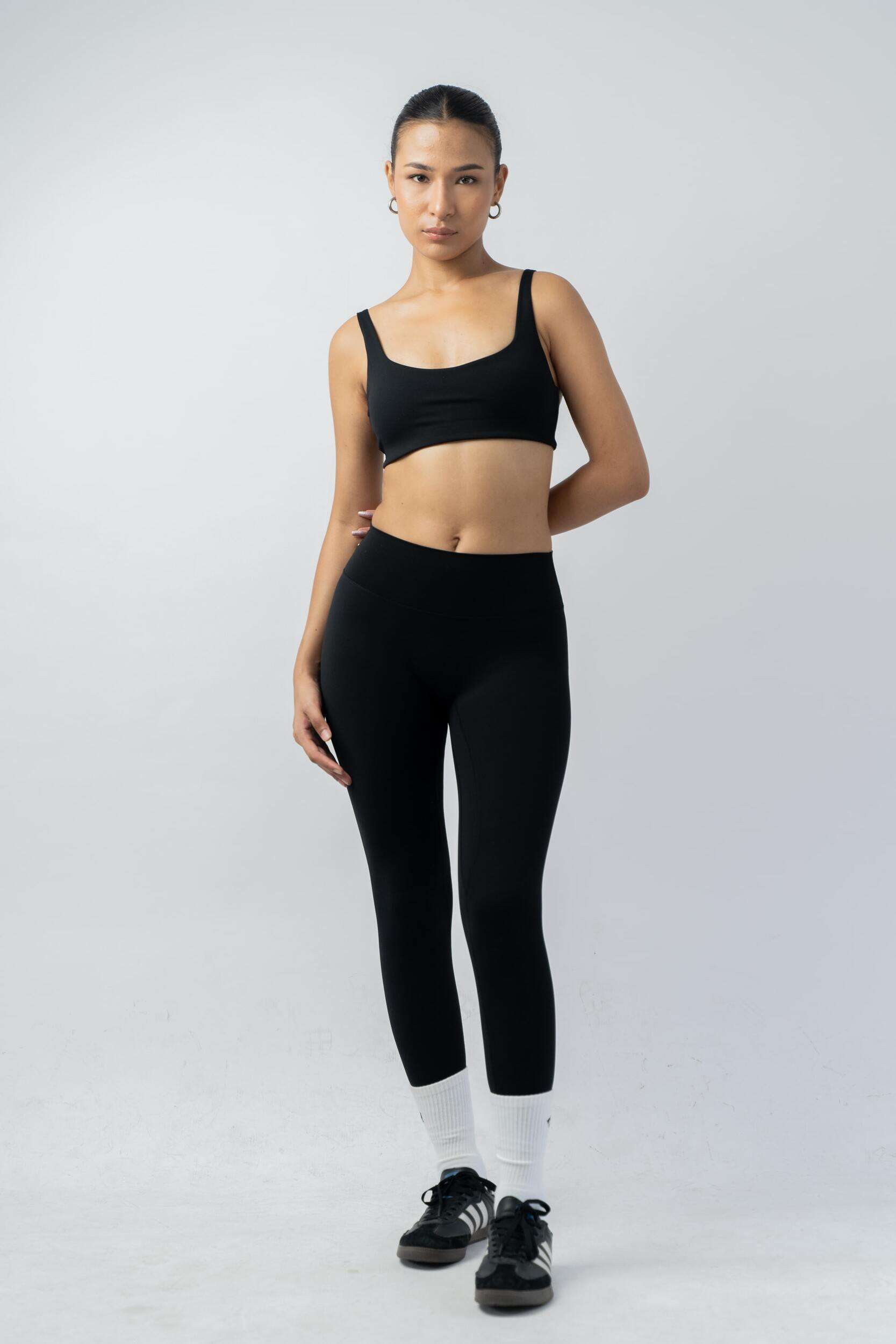 Scrunch Active Leggings & Scoop Neck Active Bra Black